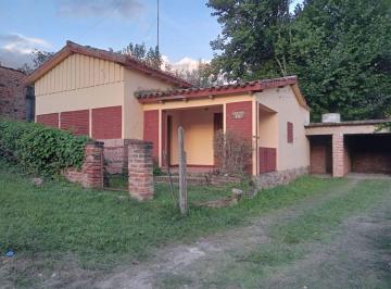 Casa de 4 ambientes, Tanti · Amplio Chalet con Excelente Terreno Plano en Tanti