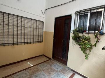 PH de 3 ambientes, Avellaneda · PH Tipo Casa 3 Ambientes con Patio