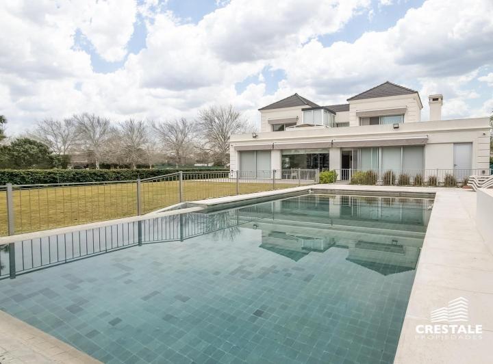 Casa · 450m² · 7 Ambientes · 2 Cocheras