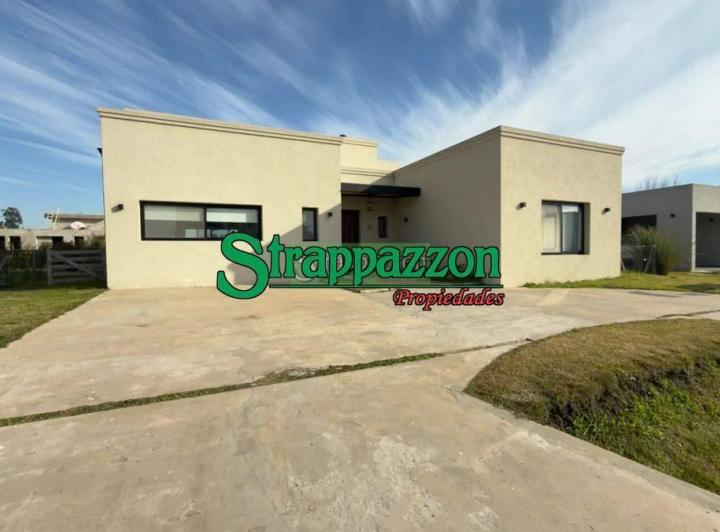 Casa · 167m² · 5 Ambientes · 4 Cocheras