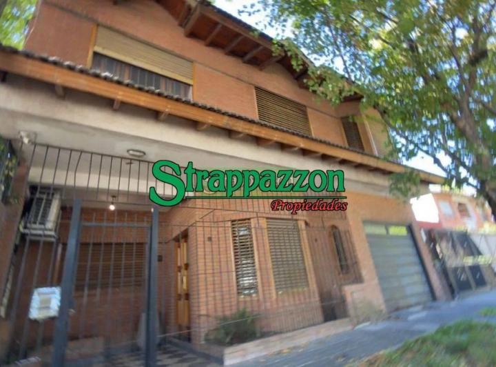 Casa · 200m² · 5 Ambientes · 2 Cocheras