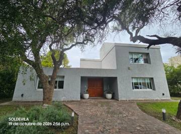 Casa de 6 ambientes, Córdoba · Excelente Casa en El Bosque