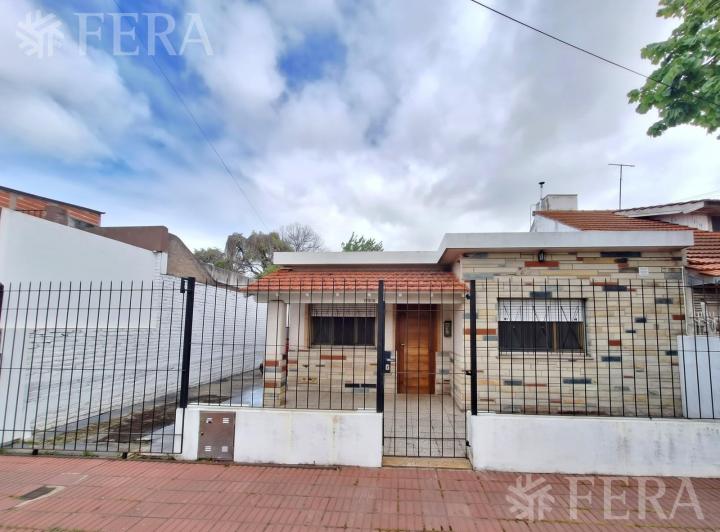 Casa · 68m² · 3 Ambientes · 2 Cocheras