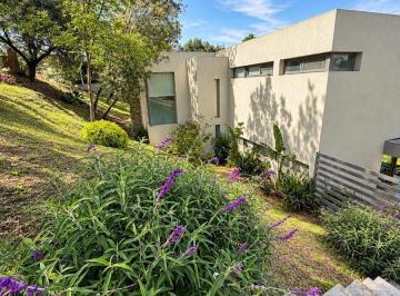 Casa · 320m² · 5 Ambientes · 2 Cocheras · Casa en Venta