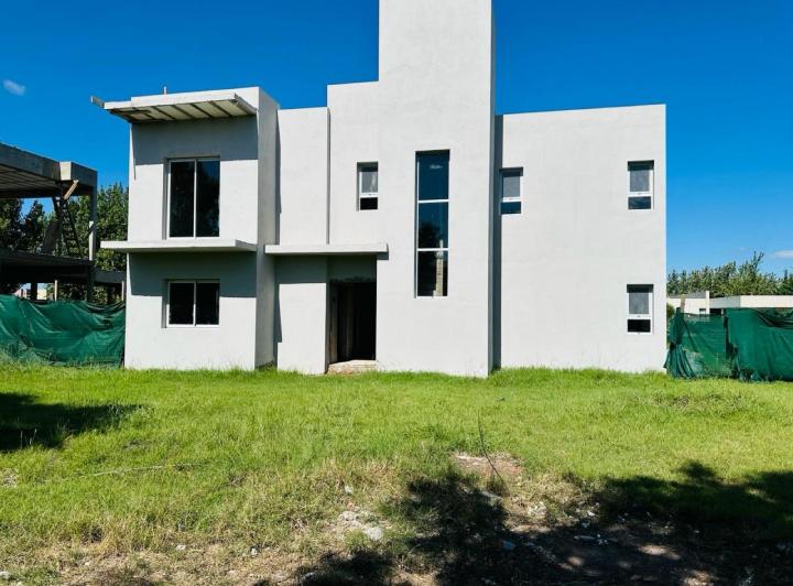 Casa · 184m² · 7 Ambientes
