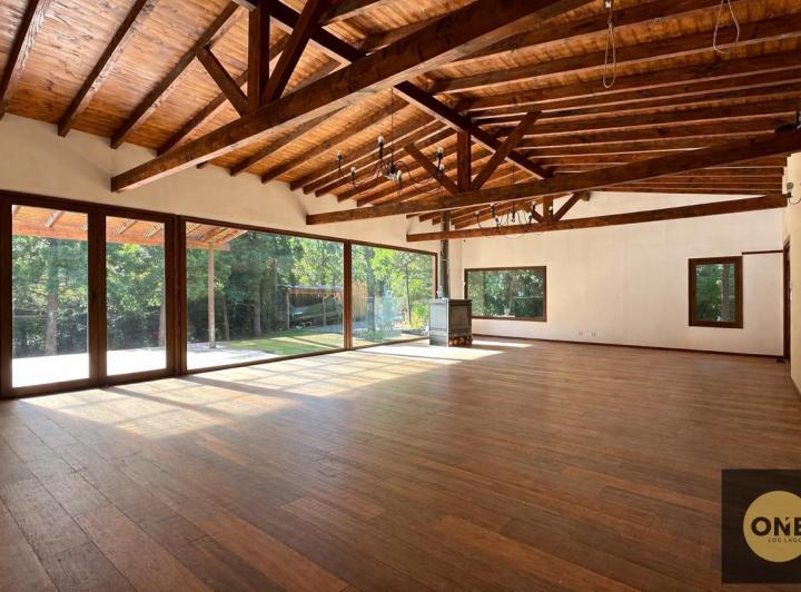 Casa · 300m² · 7 Ambientes · 1 Cochera