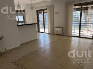 Casa · 228m² · 4 Ambientes · 3 Cocheras · Casa de 3 Dorm. con Pileta Apto Crédito en Parque San Francisco