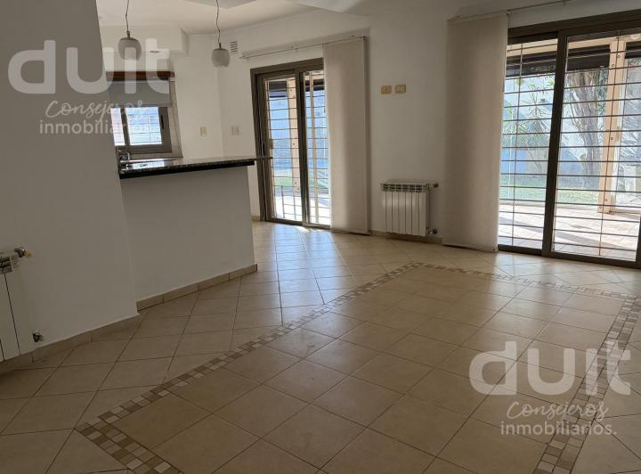 Casa · 228m² · 4 Ambientes · 3 Cocheras