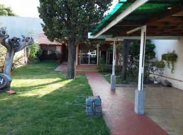 Casa de 4 ambientes, Lomas de Zamora · Casa con Jardin / Cochera