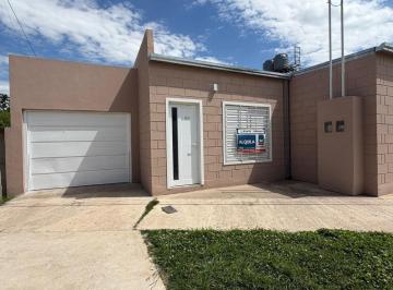 Casa · 1 Dormitorio · 1 Cochera · Casa en Alquiler