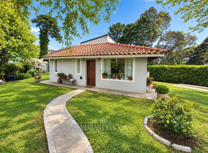 Casa · 80m² · 3 Ambientes · 2 Cocheras