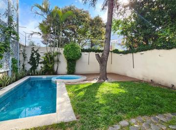 Casa · 106m² · 3 Ambientes · Casa de 3 Ambientes con Parque y Pileta en Alquiler
