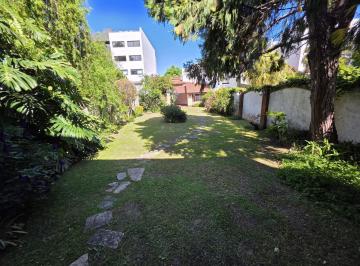 jardin · Venta Casa de 3 Niveles Sobre Lote de Casi 500 m² Villa Devoto, con Gran Parque, Quincho y Cochera