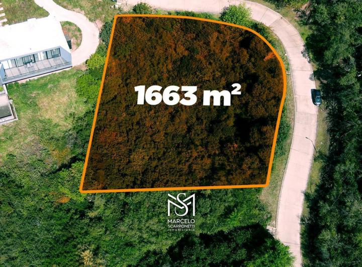 Terreno · 1663m²