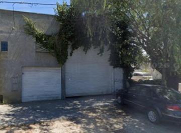 Bodega-Galpón · 400m² · Venta Galpon con Entrada de Camiones