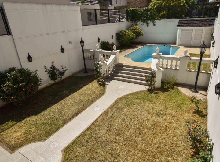 Casa · 482m² · 10 Ambientes · 2 Cocheras