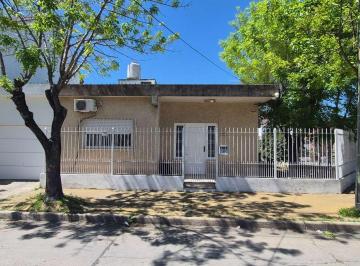 PH · 81m² · 3 Ambientes · 2 Cocheras · Venta PH de 3 Ambientes con Cochera en Bernal