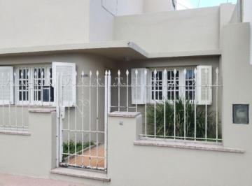 Casa de 4 ambientes, Córdoba · Casa en Alquiler 2 Dorm. B° Las Palmas - Patio - Asador