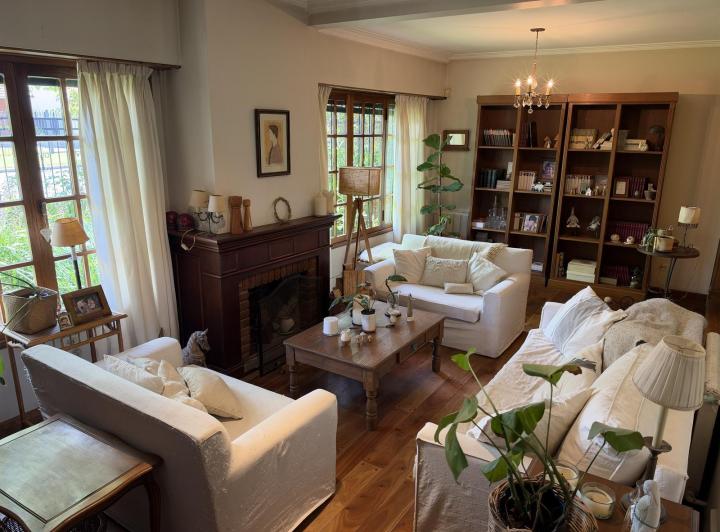 Casa · 248m² · 5 Ambientes · 4 Cocheras
