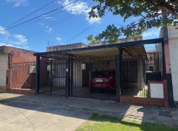Casa de 3 ambientes, Rosario · Amplia Casa 2 Dorm. (Incluye Cochera Doble) - Laprida 4600