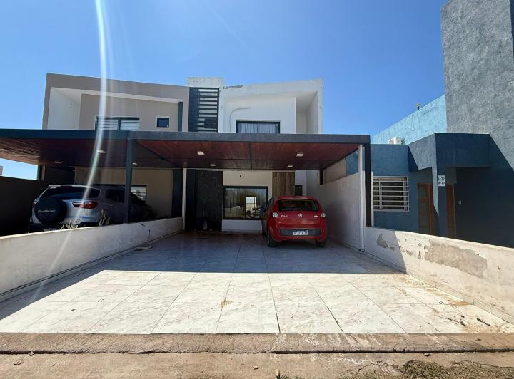 Casa · 180m² · 5 Ambientes · 2 Cocheras