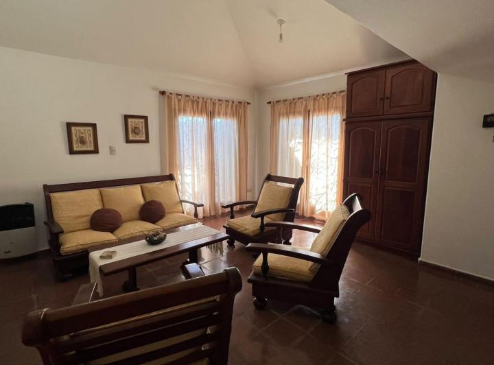 Casa · 184m² · 4 Ambientes · 2 Cocheras