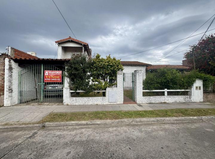 Casa · 114m² · 4 Ambientes · 2 Cocheras