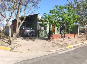 Casa · 100m² · 4 Ambientes · 1 Cochera · Casa en Venta en Zona Norte 2 Dorm.