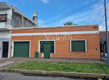 Casa de 3 ambientes, Hurlingham · Casa 3 Ambientes 300 m² en Alquiler con Garage y Jardin, Hurlingham Centro