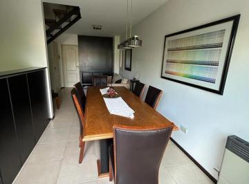 Departamento · 70m² · 3 Ambientes · Espectacular Duplex 2 Dorm. con Patio Amueblado en Alquiler.