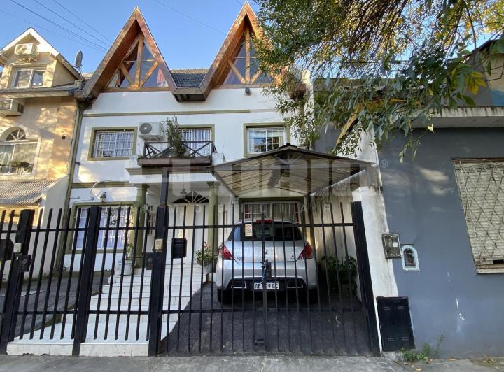 Casa · 178m² · 5 Ambientes · 1 Cochera