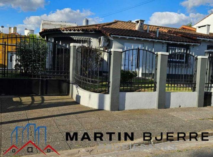 Casa · 170m² · 5 Ambientes · 2 Cocheras