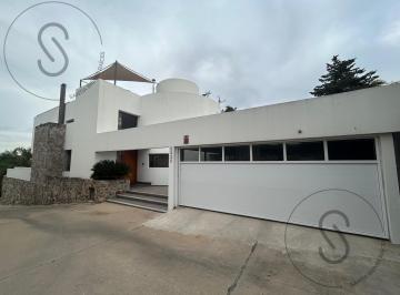 Casa · 600m² · 6 Ambientes · 1 Cochera · Alquiler Casa de Categoria - Villa Belgrano