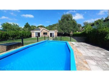 Casa · 150m² · 4 Ambientes · 1 Cochera · Alquiler · Casa · 3 Dorm. · Pileta · Roldán