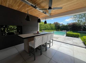 Casa · 390m² · 5 Ambientes · 2 Cocheras · Casa en Alquiler Temporario en Las Liebres - Enero 2027