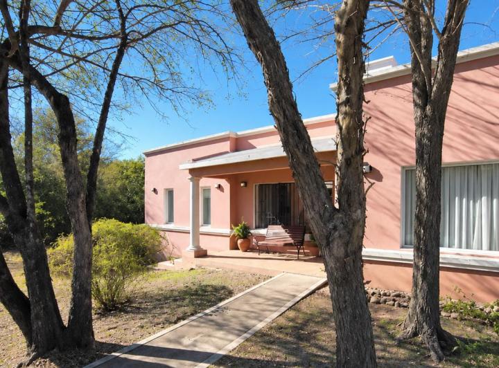Casa · 220m² · 6 Ambientes