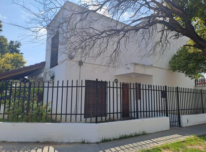 Casa · 75m² · 3 Ambientes · 1 Cochera