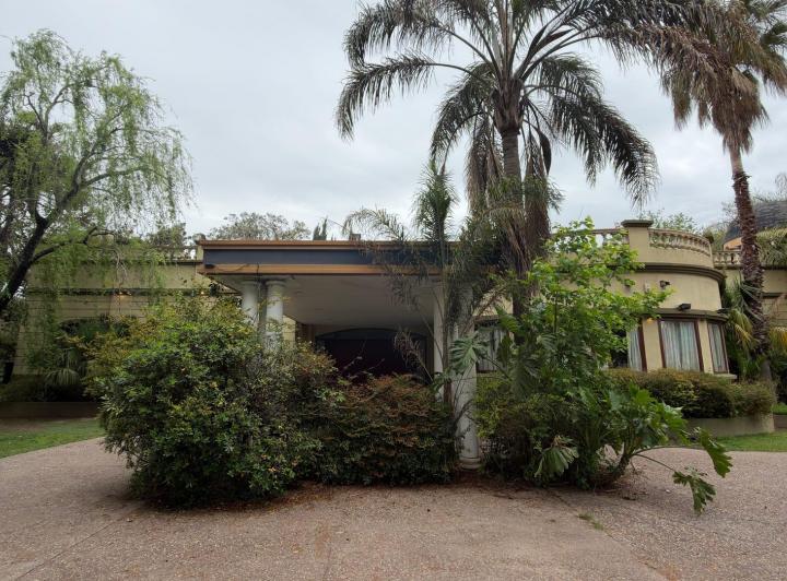 Local comercial · 1111m² · 10 Ambientes