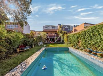 Casa · 265m² · 6 Ambientes · 2 Cocheras · Venta Casa 5 Amb en Coghlan