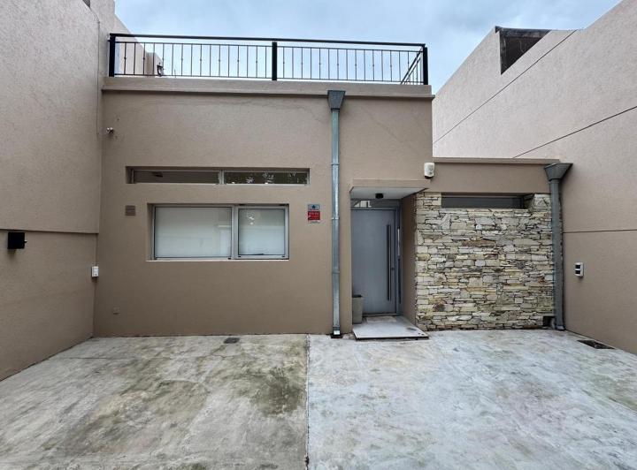 Casa · 135m² · 3 Ambientes · 2 Cocheras