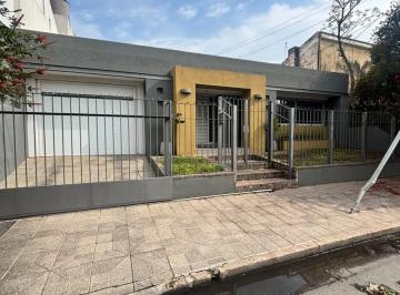 Casa · 286m² · 3 Dormitorios · 1 Cochera · Casa en Maipú Seccion 1