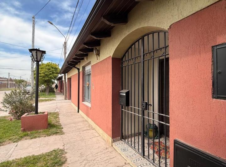 Casa · 217m² · 3 Dormitorios · 1 Cochera