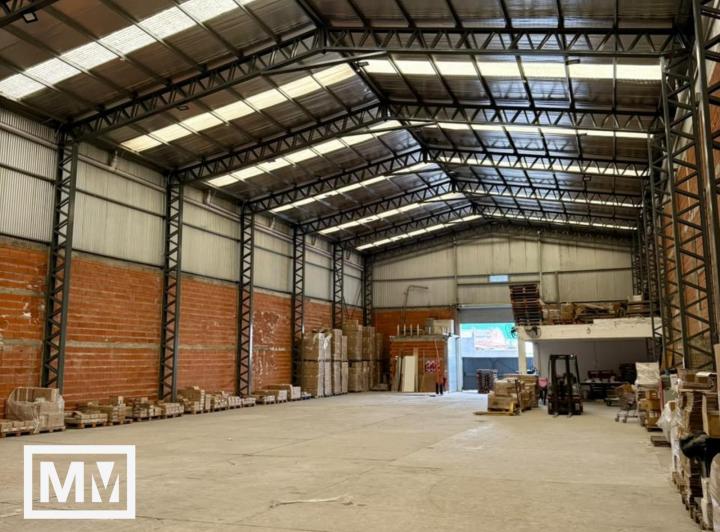 Bodega-Galpón · 728m²