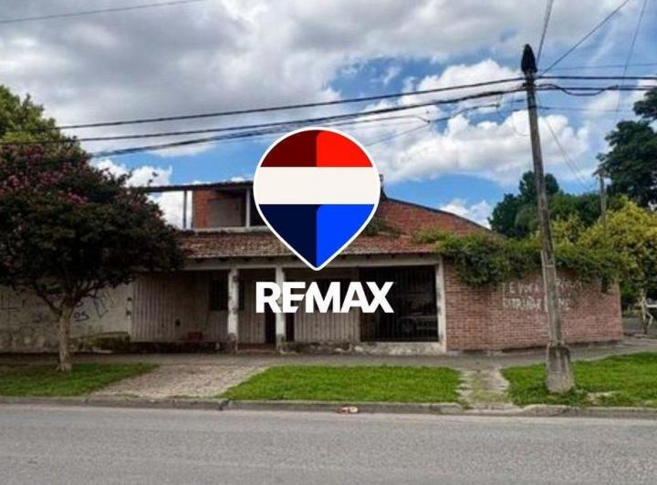 Casa · 200m² · 5 Ambientes · 2 Cocheras
