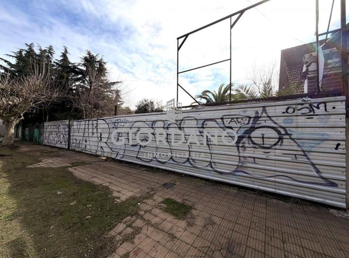 Terreno · 860m²