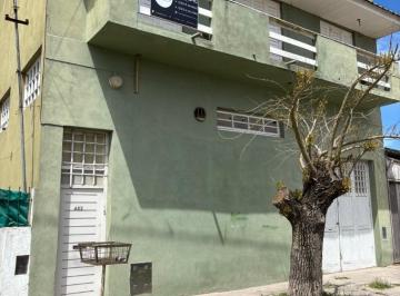 Casa · 170m² · 4 Ambientes · 1 Cochera · Venta Casa 4 Amb con Galpon