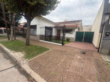 Casa de 3 ambientes, Quilmes · Excelente Chalet en Venta en Quilmes