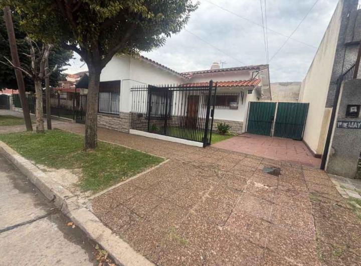 Casa · 92m² · 3 Ambientes · 1 Cochera