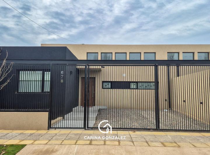 Casa · 105m² · 3 Ambientes · 2 Cocheras