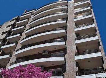 Departamento · 77m² · 3 Ambientes · 1 Dormitorio, Balcón Al Frente y Gran Patio